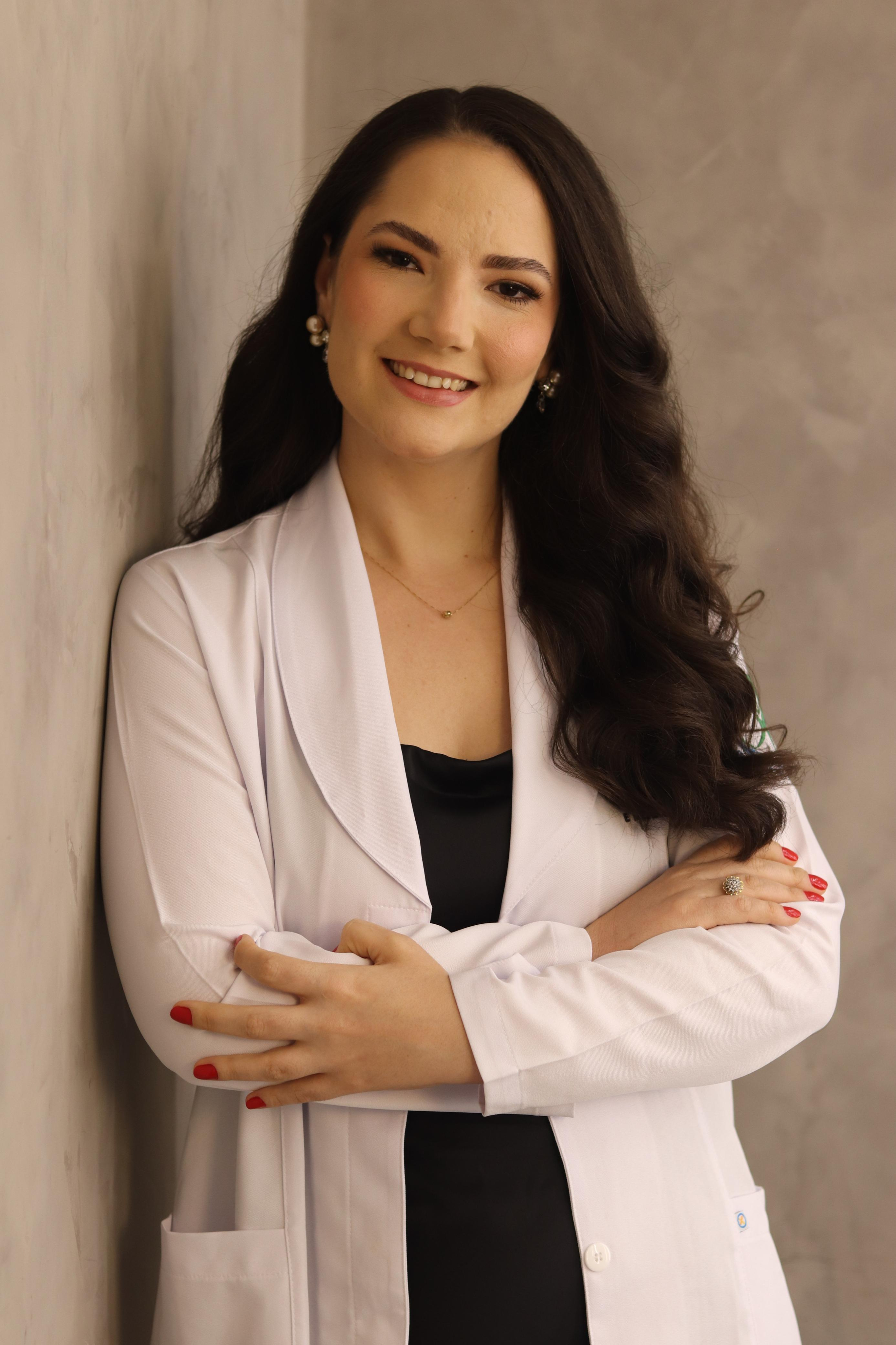 Foto de Dra. Eline Calumby, endocrinologista